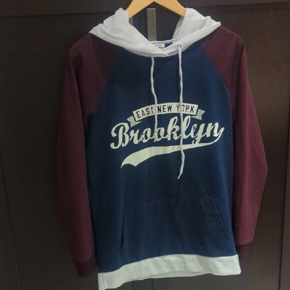 Women's Ardene Brooklyn Blue &  Burgundy Hoodie Size M In Good Condition - Picture 1 of 4